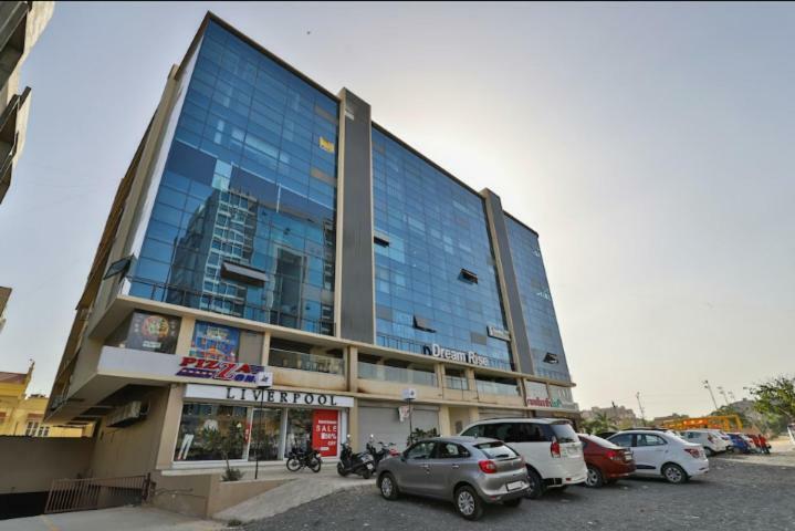 Hotel Pathik Villa 아흐메다바드 외부 사진