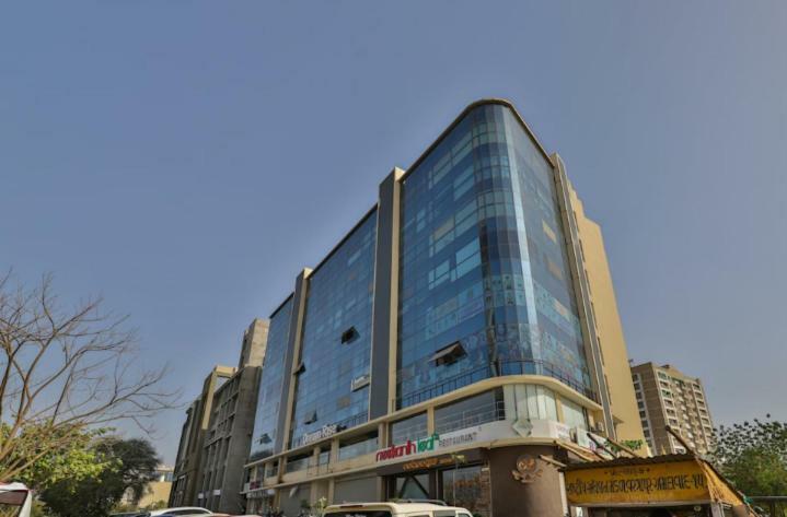 Hotel Pathik Villa 아흐메다바드 외부 사진