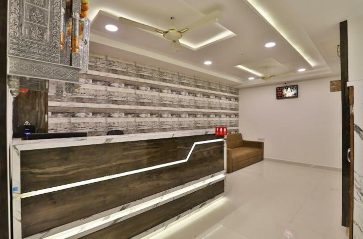 Hotel Pathik Villa 아흐메다바드 외부 사진