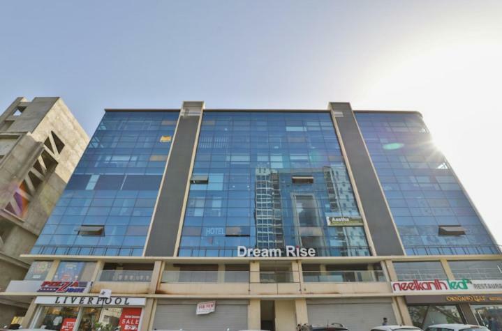 Hotel Pathik Villa 아흐메다바드 외부 사진